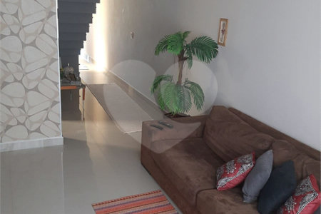 Casa à venda com 3 quartos, sendo 1 suíte,  em Vila Suissa, Mogi das Cruzes, SP