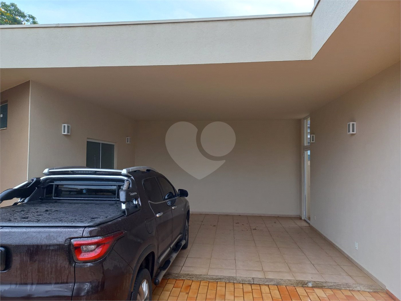 Excelente sobrado a venda no Condomínio Parque Sabará.