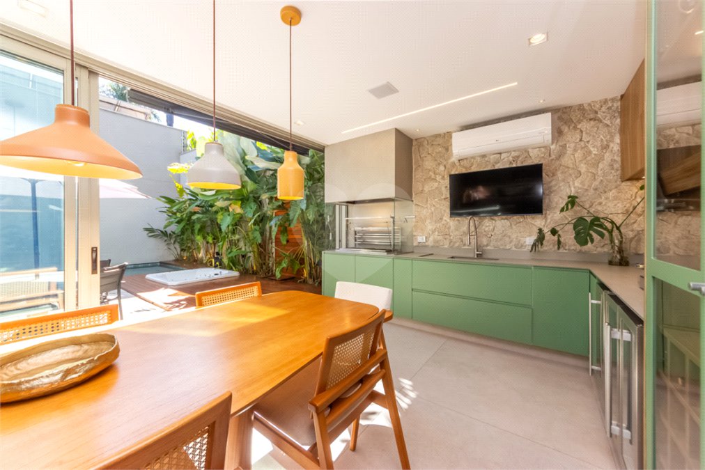 Casa à venda com 3 suítes no condomínio Lazuli, São Paulo - SP