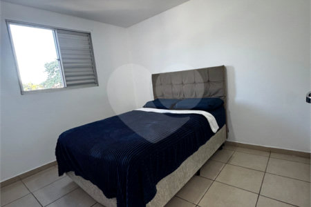 Apartamento á venda, com 02 Dormitórios, em Jardim Ricetti.
