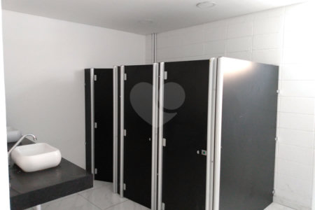 Ponto comercial e 4 banheiros à venda, 710 m² por 4.500.000 na Aclimação - Estuda Permuta.