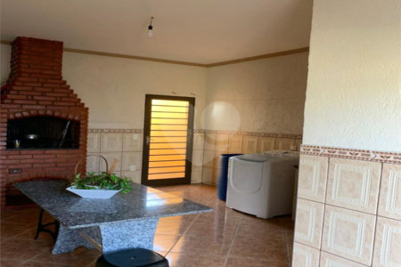 Casa à venda com 4 quartos, sendo 1 suíte, em Jardim Cruzeiro do Sul, São Carlos, SP