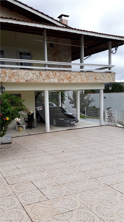 Casa à venda com 3 suítes no condomínio Gleba II, Mairiporã - SP