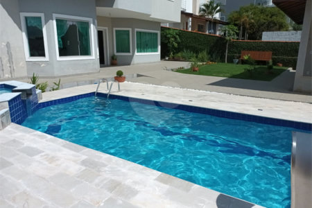 Casa à venda com 3 quartos, sendo 2 suítes,  no condomínio Vila Hípica I, Vinhedo - SP