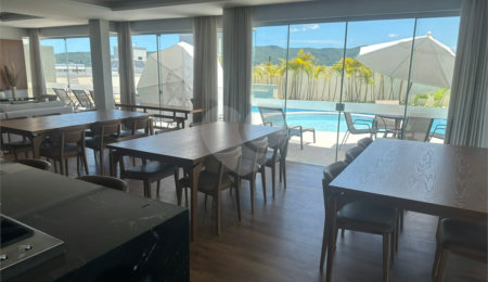 Apartamento à venda ou para alugar com 2 suítes em Itacorubi, Florianópolis, SC