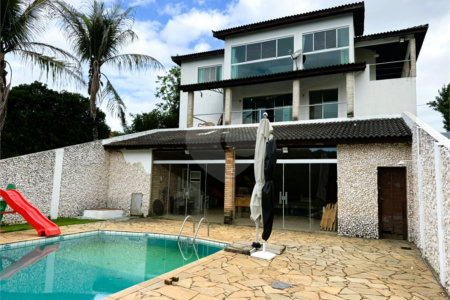 Casa à venda com 4 quartos, sendo 3 suítes, no condomínio Village da Serra, Araçoiaba da Serra - SP