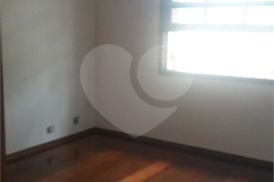 Sobrado à venda com 3 quartos, sendo 1 suíte, em Horto, São Paulo, SP