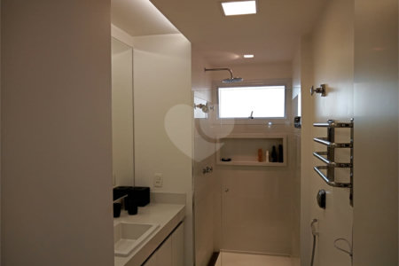 Apartamento à venda com 3 quartos, sendo 1 suíte, em Higienópolis, São Paulo, SP
