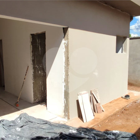 Casa à Venda no bairro Parque dos Flamboyants em São Carlos/SP