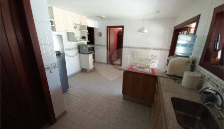 Casa à venda com 4 quartos, sendo 3 suítes,  em Geribá, Armação dos Búzios, RJ