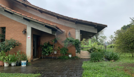 Sobrado à venda com 4 quartos, sendo 2 suítes,  em Tremembé, São Paulo, SP