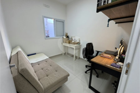 Casa à venda com 3 quartos, sendo 1 suíte, no condomínio Jardim Guarujá, Salto - SP