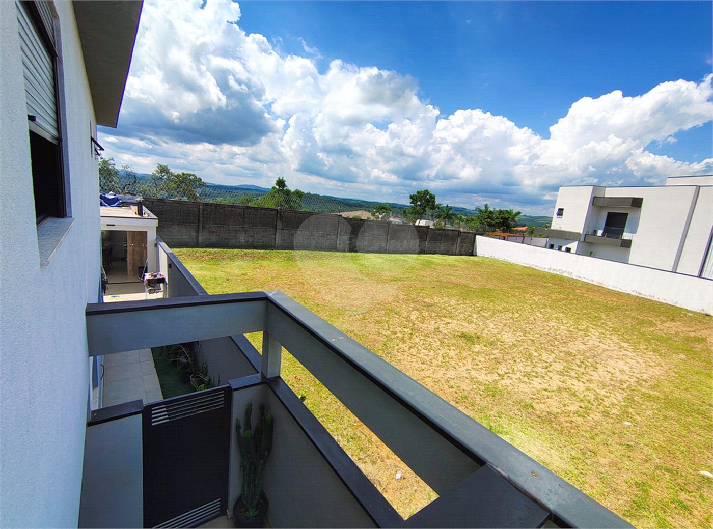 Casa à venda com 5 quartos, sendo 2 suítes, no condomínio Terras de Jundiaí, Jundiaí - SP
