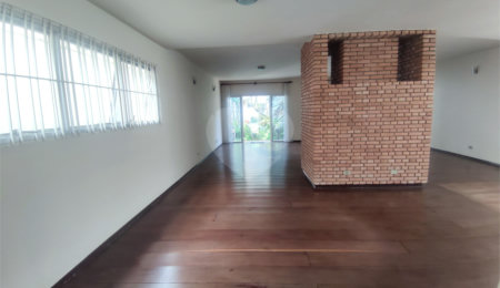 Sobrado à venda ou para alugar com 4 quartos, sendo 2 suítes, em Chácara Monte Alegre, São Paulo, SP