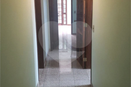 Sobrado à venda ou para alugar com 4 quartos, sendo 2 suítes, em Vila Congonhas, São Paulo, SP