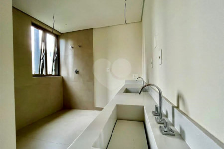 Apartamento à venda com 3 suítes em Pinheiros, São Paulo, SP