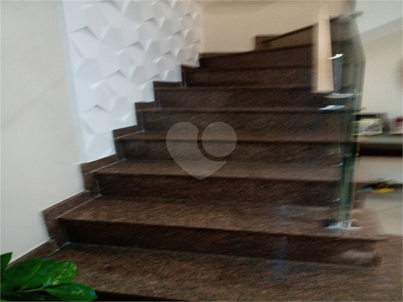 Sobrado à venda com 4 quartos, sendo 1 suíte, em Tremembé, São Paulo, SP