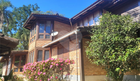 Casa à venda com 4 suítes no condomínio Sausalito, Mairiporã - SP