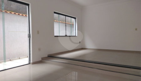 Casa à venda com 3 quartos, sendo 1 suíte,  em Mogi Moderno, Mogi das Cruzes, SP