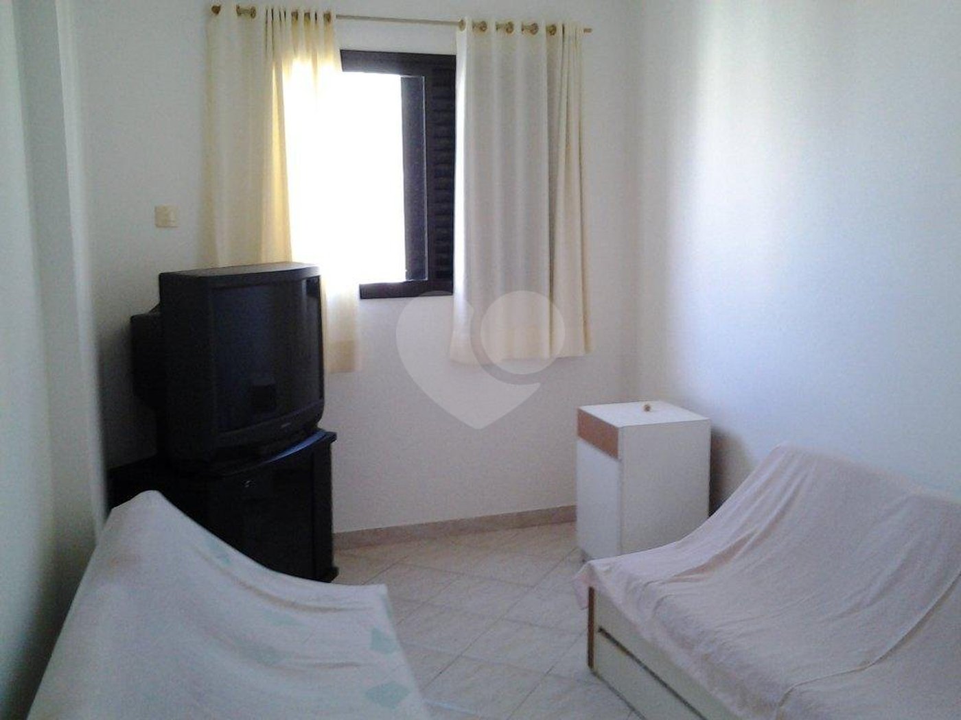 Apartamento à venda com 3 quartos, sendo 2 suítes, em Vila Tupi, Praia Grande, SP