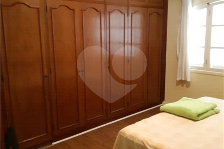 Sobrado à venda com 3 quartos, sendo 2 suítes, em Vila Paulicéia, São Paulo, SP