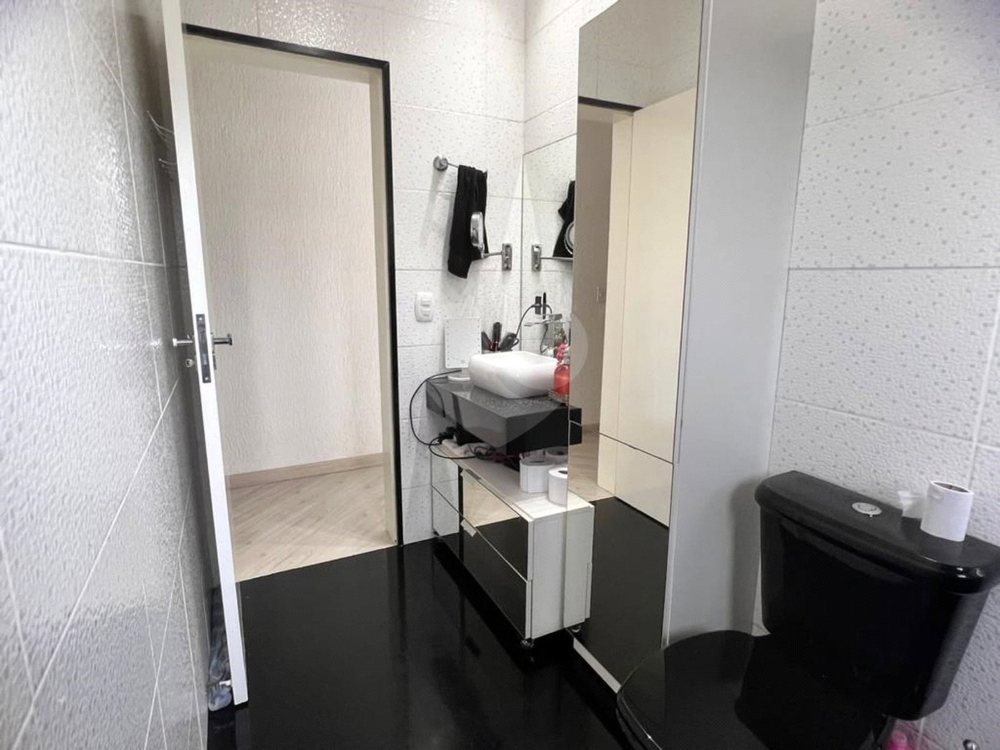 Sobrado à venda com 3 quartos, sendo 1 suíte,  em Jardim Modelo, Suzano, SP