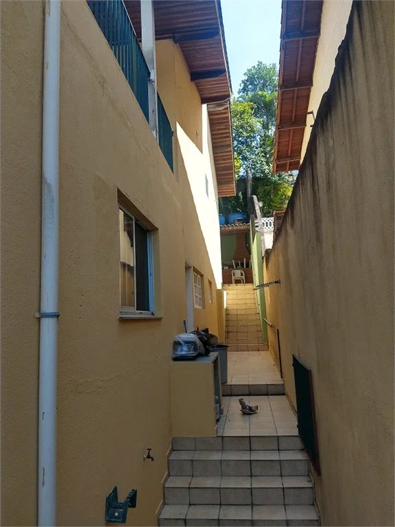 Sobrado à venda com 4 quartos, sendo 1 suíte,  em Parque dos Príncipes, São Paulo, SP