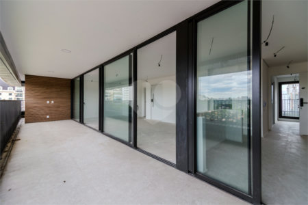 Apartamento à venda com 3 suítes em Vila Nova Conceição, São Paulo, SP
