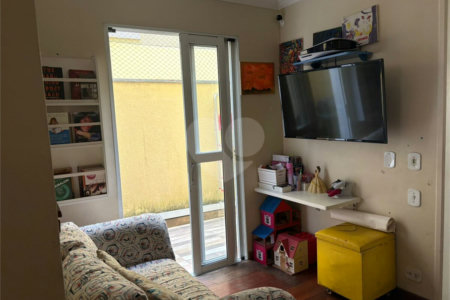 Casa à venda com 3 quartos, sendo 1 suíte, no condomínio Villagio Vicino, São Paulo - SP