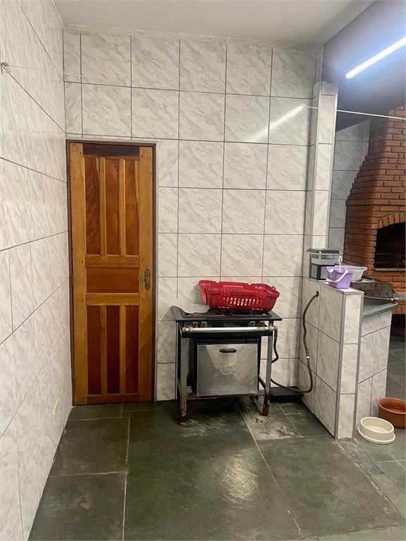 Casa à venda com 3 quartos, sendo 1 suíte, no condomínio Vila Nova de Mafra, São Paulo - SP