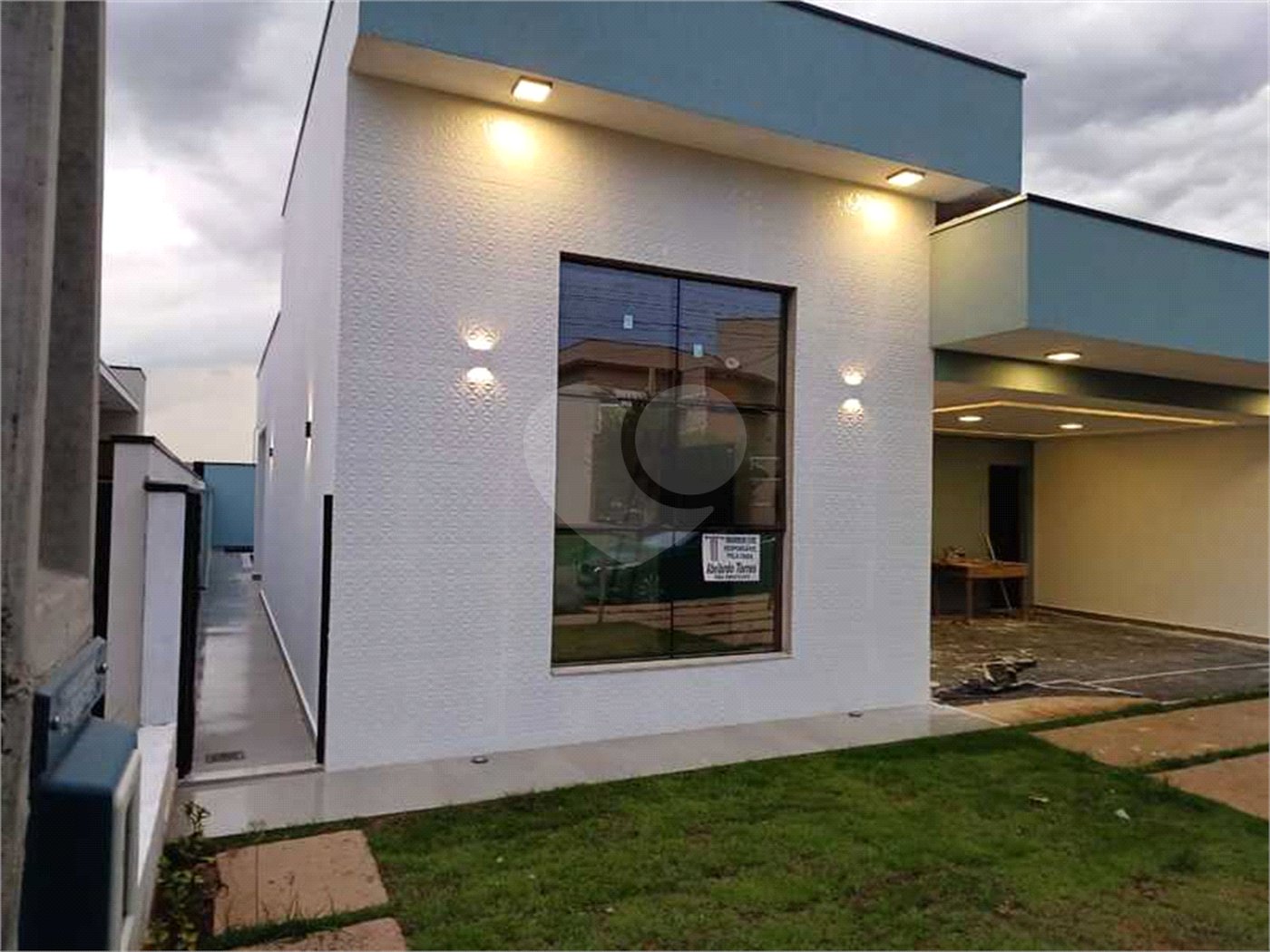 Casa à venda com 3 suítes no condomínio Residencial Alto de Itaici, Indaiatuba - SP