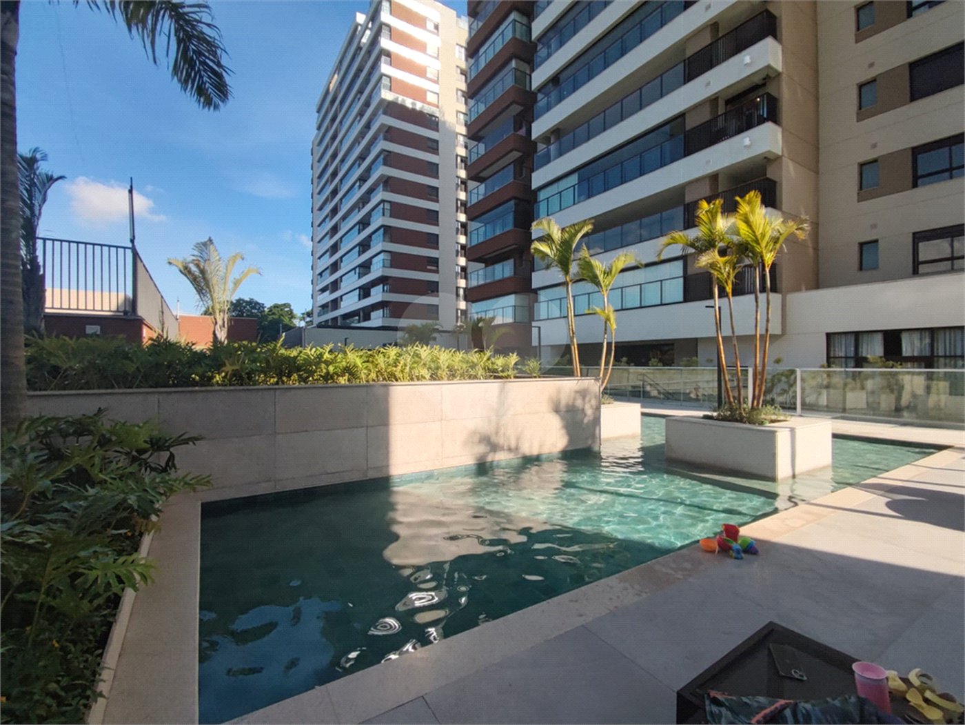 Apartamento à venda com 4 suítes em Jardim Leonor, São Paulo, SP