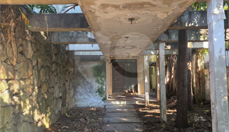 Casa à venda com 4 quartos, sendo 1 suíte, em Indianópolis, São Paulo, SP