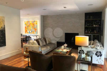 Apartamento à venda com 4 quartos, sendo 3 suítes, em Alto da Boa Vista, São Paulo, SP