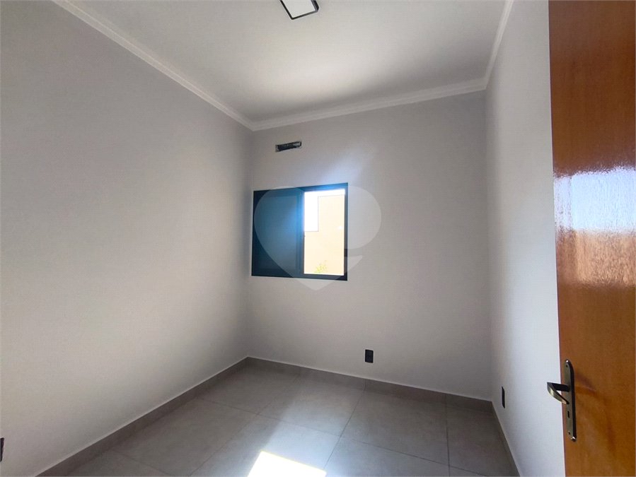 Casa à venda com 3 quartos, sendo 2 suítes, no condomínio Tivolli, Itapetininga - SP