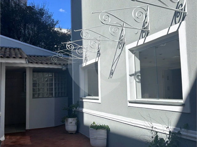 Sobrado à venda com 4 quartos, sendo 2 suítes,  em Tremembé, São Paulo, SP
