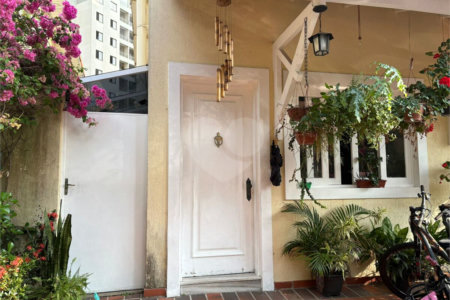 Casa à venda com 3 quartos, sendo 1 suíte, no condomínio Villagio Vicino, São Paulo - SP