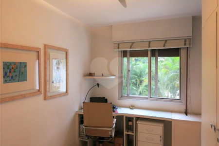 Apartamento à venda com 3 quartos, sendo 1 suíte,  em Real Parque, São Paulo, SP