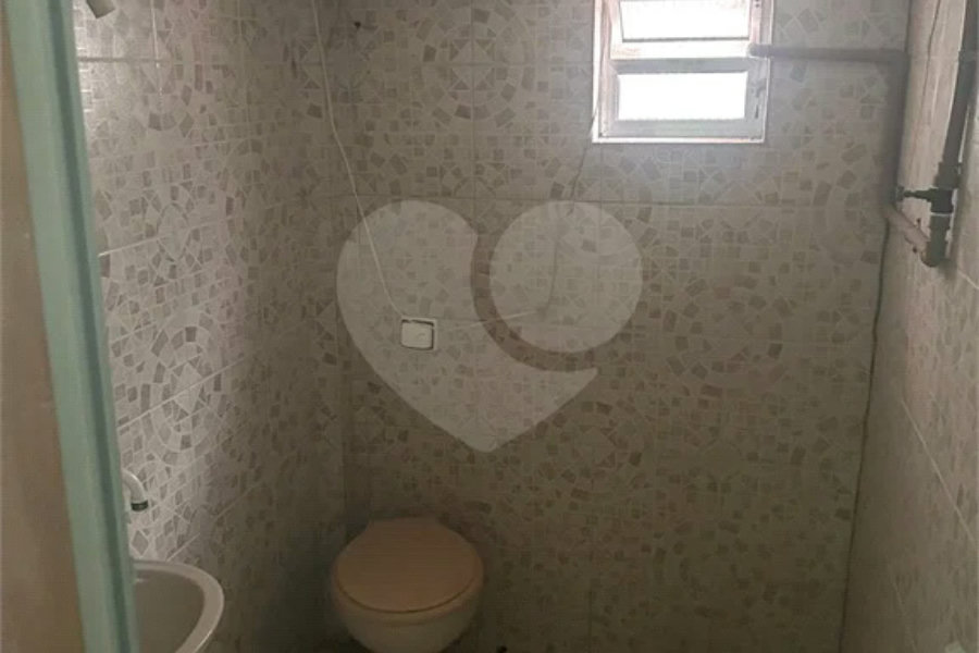 Sobrado à venda com 2 quartos em Vila Zat, São Paulo, SP