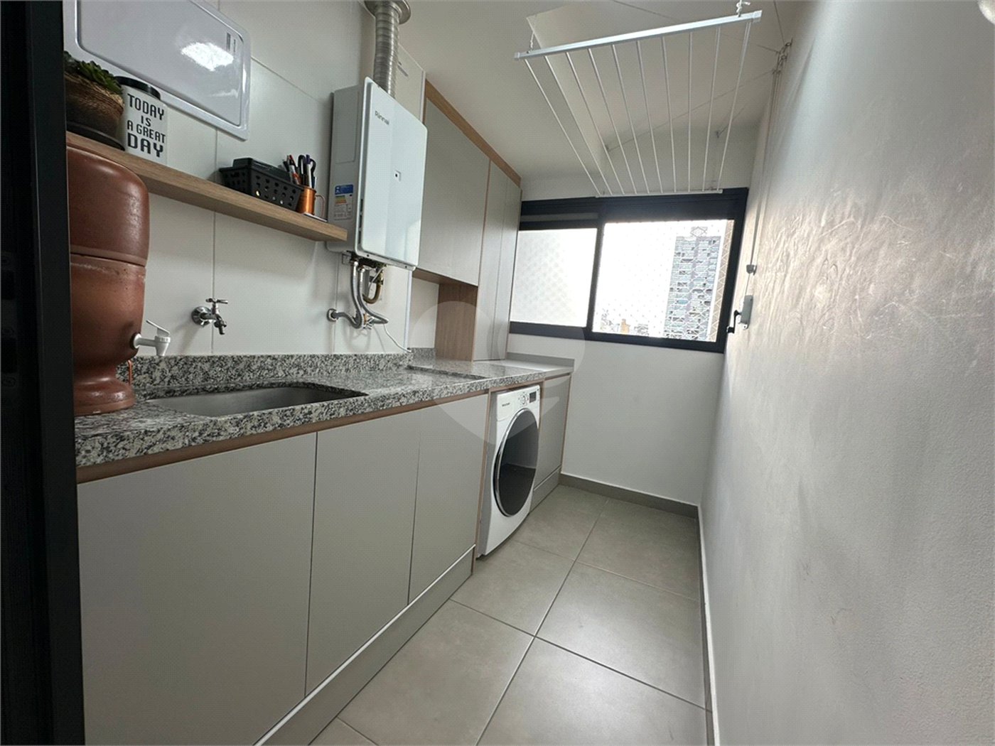 Apartamento à venda com 3 suítes em Vila Romana, São Paulo, SP