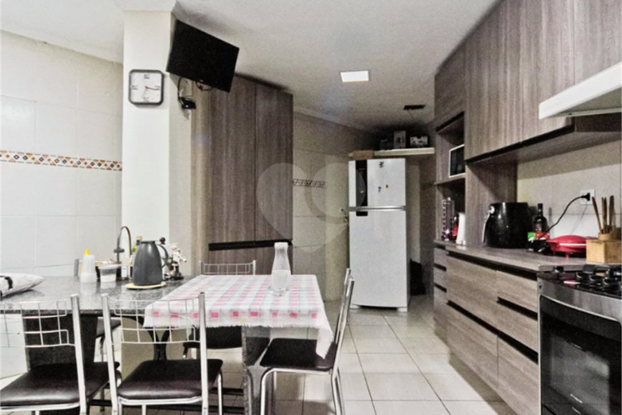 Salão à venda ou para alugar com 3 quartos, sendo 1 suíte, em Jardim Monjolo, São Paulo, SP