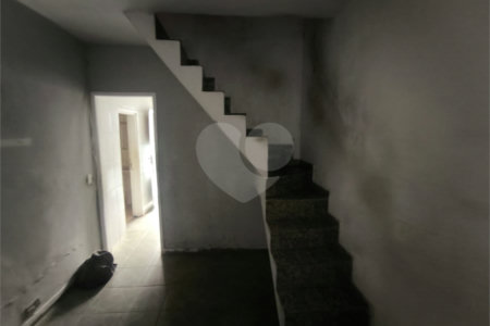 Casa à venda ou para alugar com 5 quartos, sendo 1 suíte,  em Parque Independência, São Paulo, SP