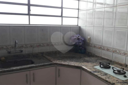 Casa à venda com 4 quartos, sendo 1 suíte, em Vila Santa Terezinha, Várzea Paulista, SP