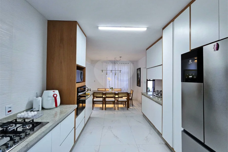Casa à venda com 4 quartos, sendo 2 suítes, em Riviera de São Lourenço, Bertioga, SP