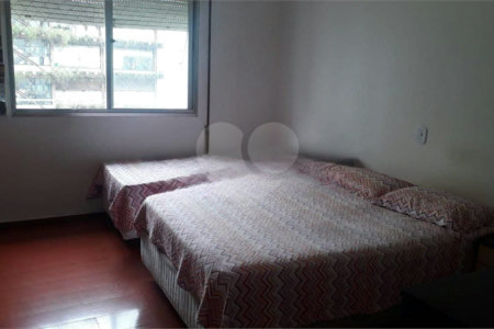 Apartamento à venda na Aclimação, 3 quartos, garagem