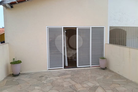 Casa à venda com 3 quartos, sendo 2 suítes, em Vila Flávio, Mogi das Cruzes, SP
