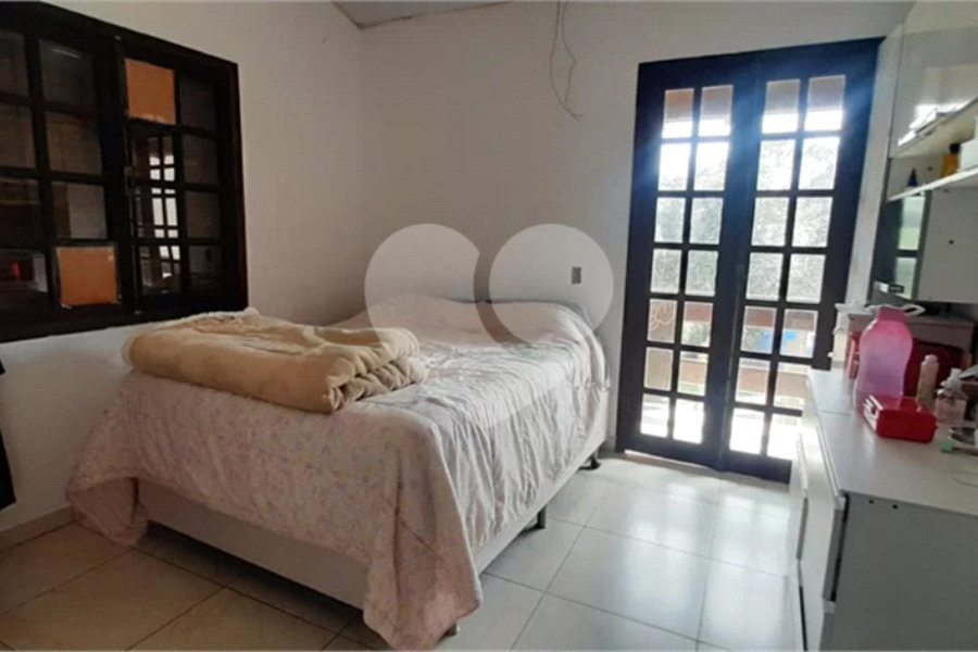 Sobrado à venda com 5 quartos, sendo 1 suíte, em Olho D'água, Mairiporã, SP