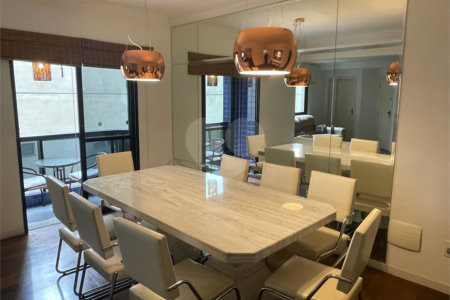 Apartamento à venda com 3 quartos, sendo 1 suíte, em Morumbi, São Paulo, SP