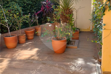 Sobrado com 3 quartos à venda com área gourmet completa e 5 vagas de garagem – Santa Marta - São Carlos/SP