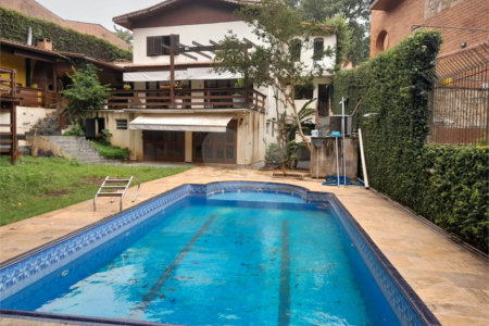 Sobrado à venda com 6 quartos, sendo 3 suítes, em Rolinópolis, São Paulo, SP